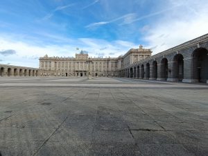 palacio real outside
