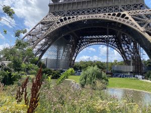 Base of the Eiffel Tower before the tour