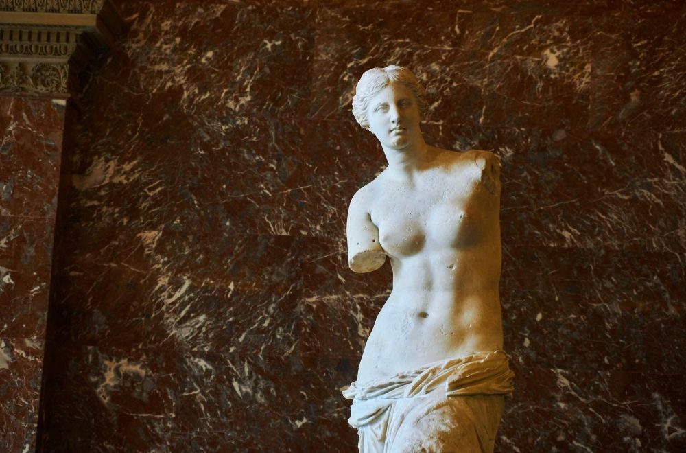 louvre statue