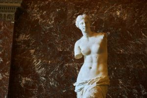 louvre statue