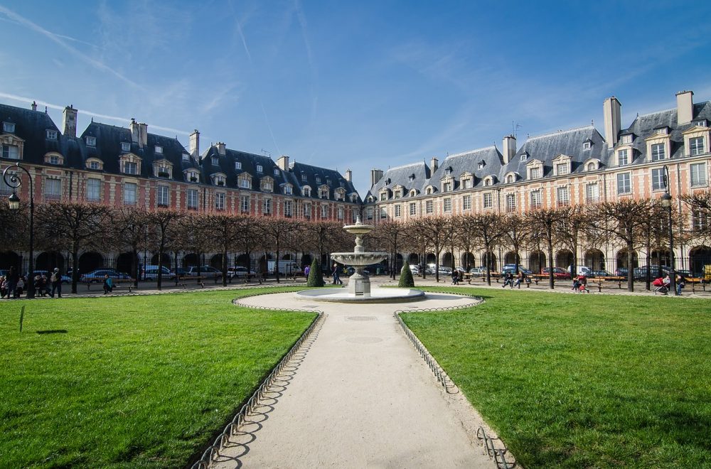marais palace yard