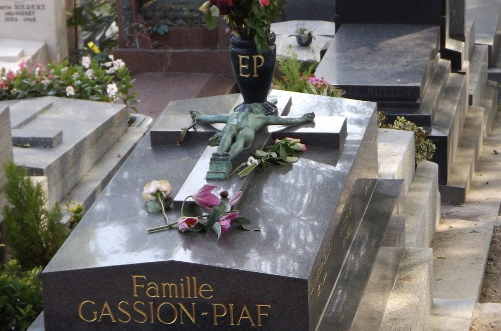 paris tomb