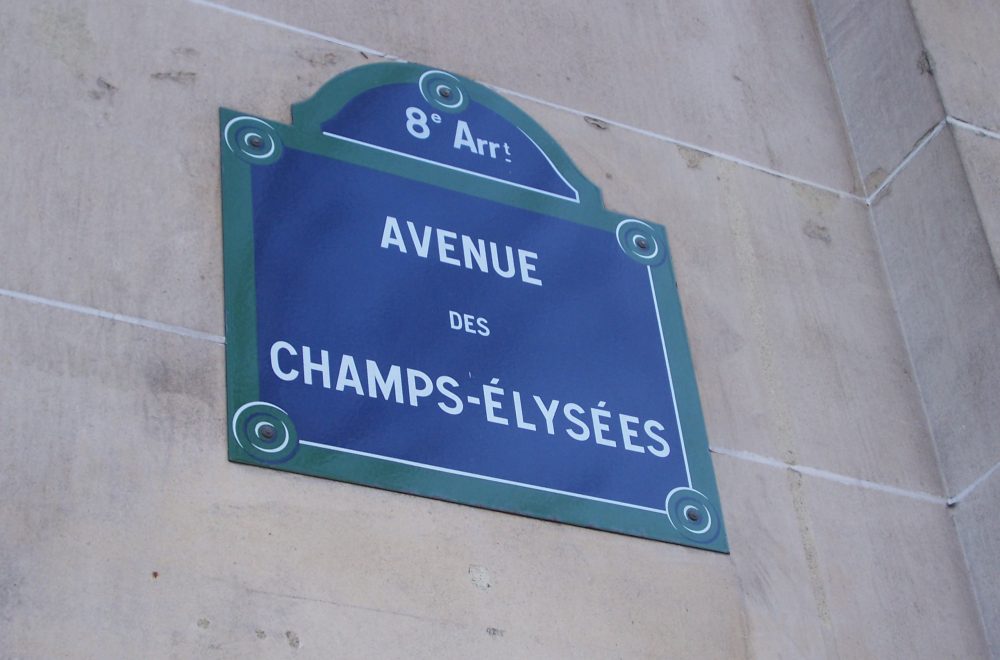 champs elysées street sign