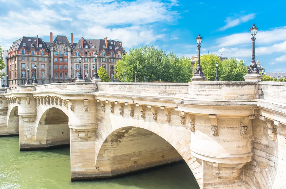 Pont Neuf on the Seine Bridges Walking Tour (2) (1) (1)