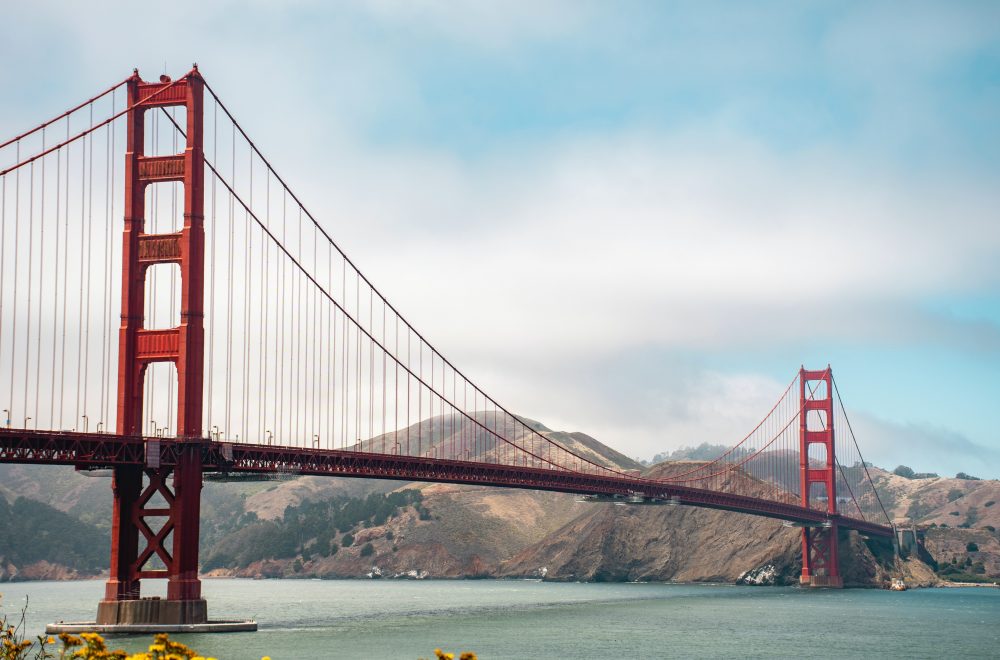 golden gate bridge on a cloudy day