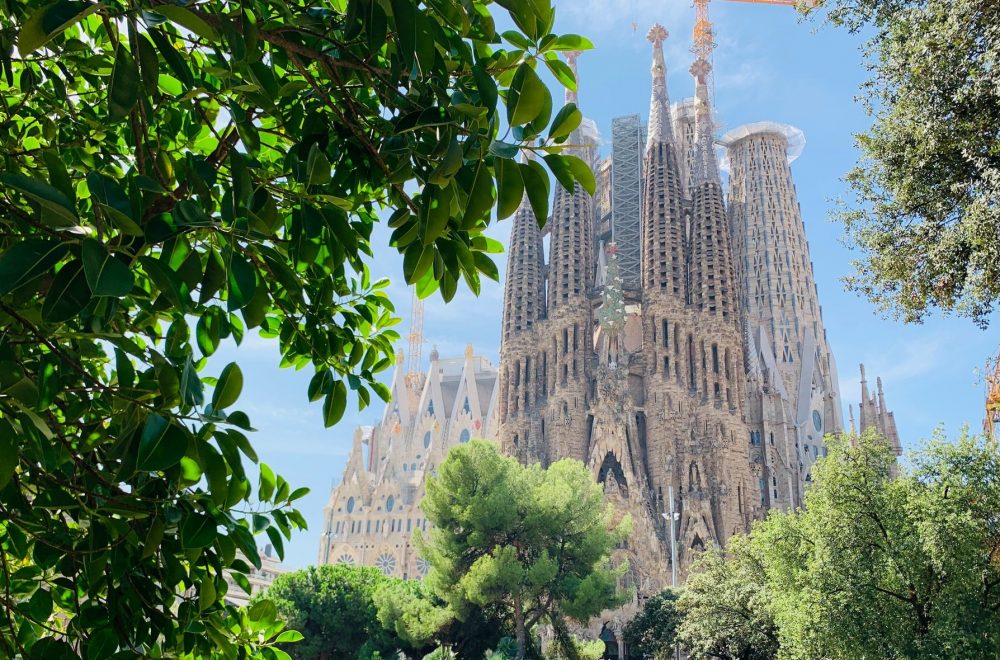 Sagrada Familia exterior with greenery